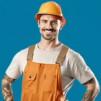 Handwerker mit Schutzhelm und Latzhose